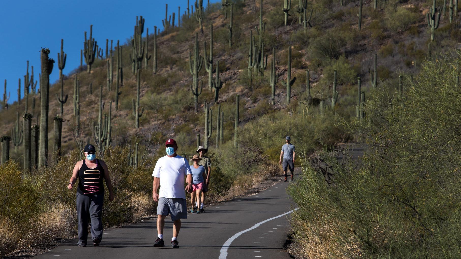 Los tucsonenses regresan a Tumamoc